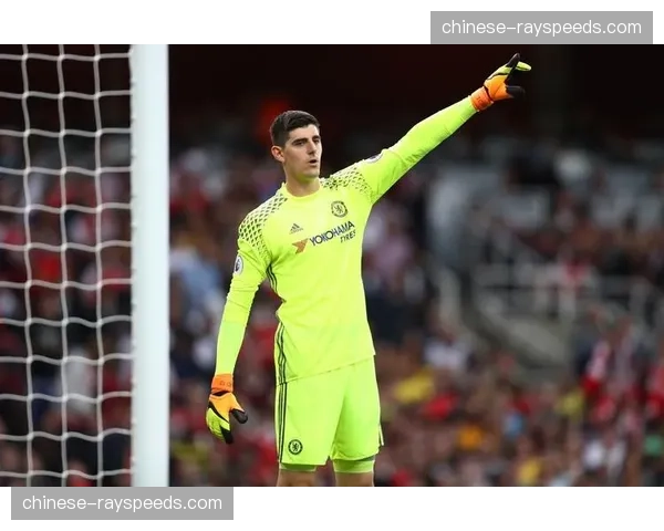 皇马门将库尔图瓦参与测试新一代可穿戴门将训练数据背心